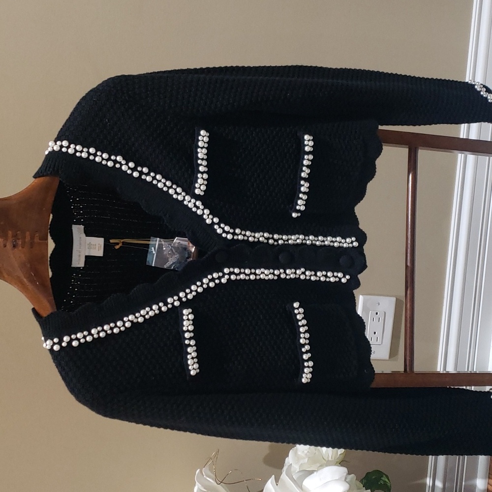 Nwt medium  House of Harlow black sweater with pearls